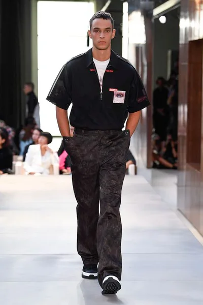 Look 125